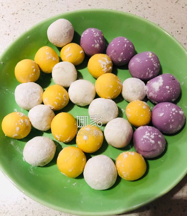 果蔬黑芝麻汤圆