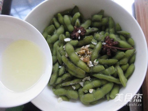 凉拌毛豆的做法