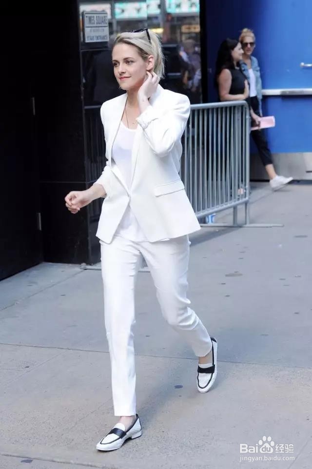 上班穿什么裤子既舒服又高级刘雯早就帮你选好