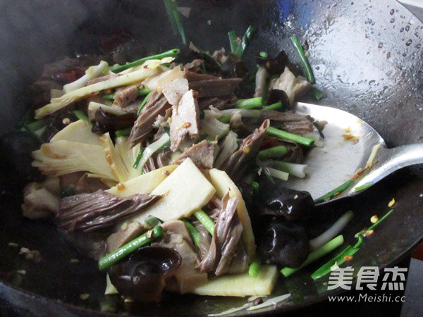 冬笋炒黑豆腐竹