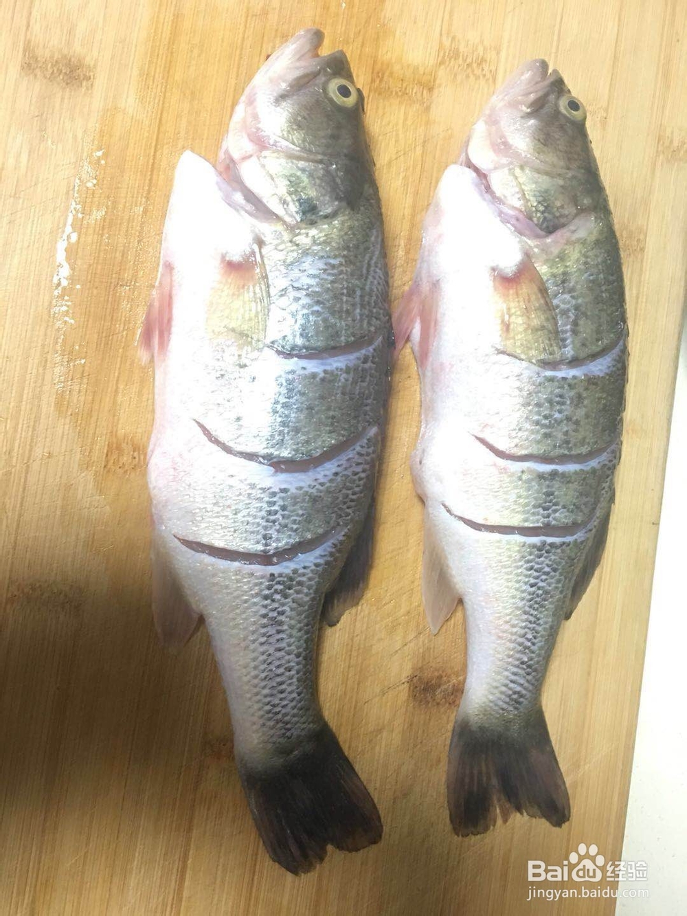 清蒸鲈鱼的家常做法