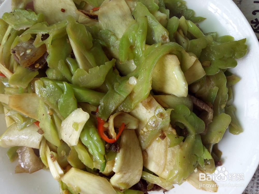 茭白苦瓜回锅肉盖浇饭,一个人的家常味。