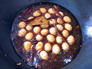 香辣啤酒卤鹌鹑蛋的做法