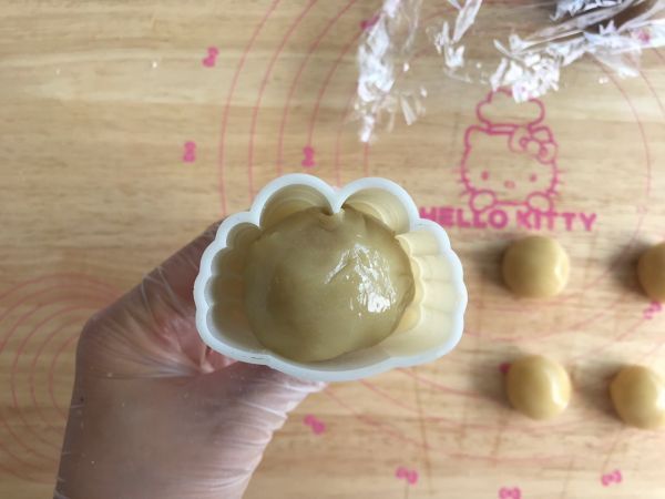 莲蓉蛋黄螃蟹月饼