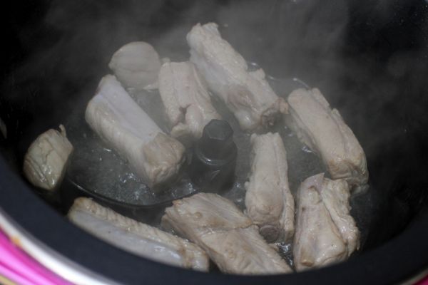 排骨酸菜炖粉条