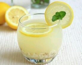 柠檬水要怎么喝才有效?