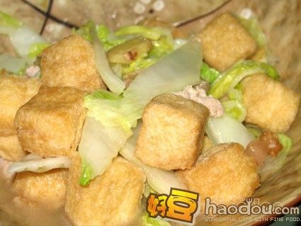 <b>怎样做大白菜炒豆腐卜</b>