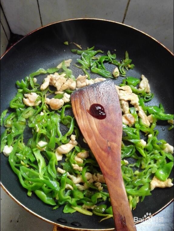 怎样做辣椒炒鸡肉？