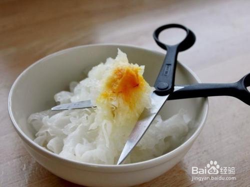 红枣莲子银耳蛋茶