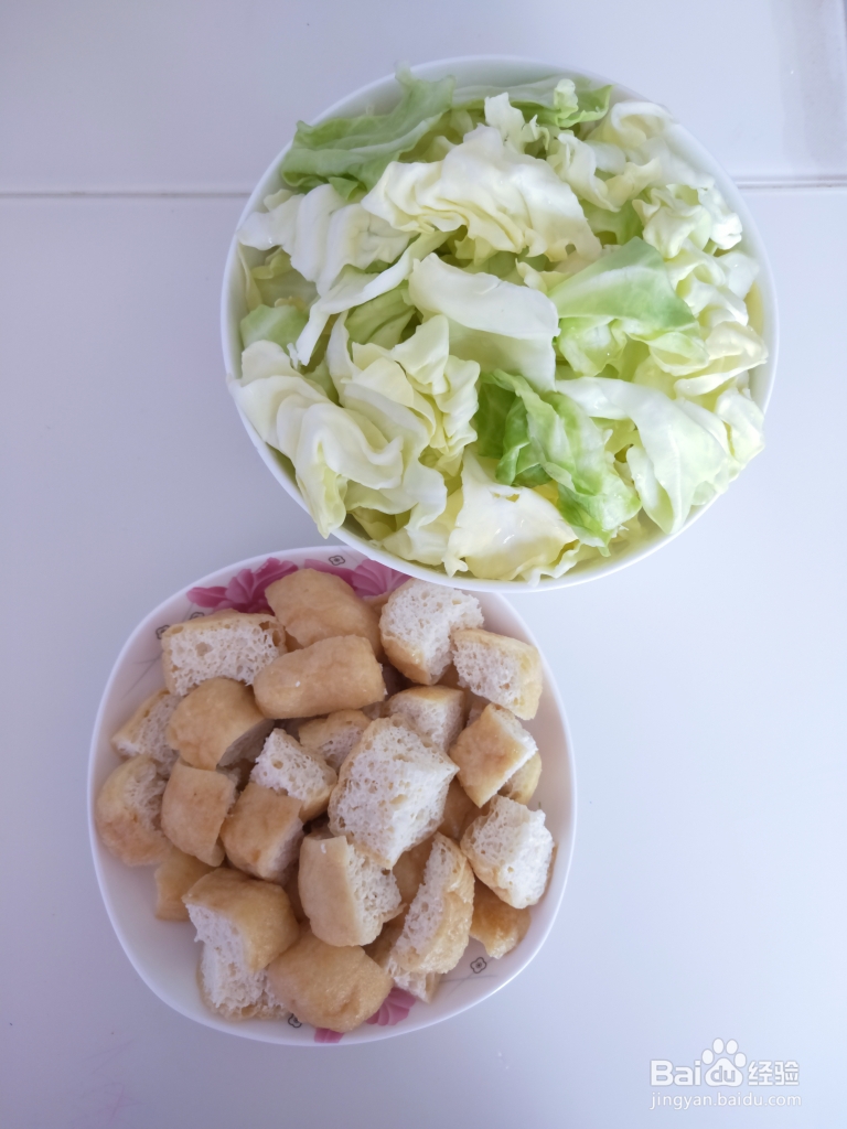 详细教你做油豆腐炒包菜