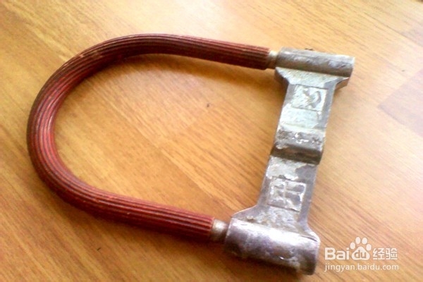 门锁转不动后怎么办？