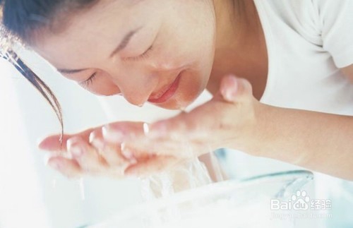 能让女人脸上的斑离开好方法，越来越美女！