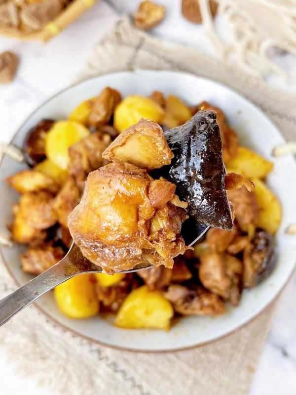 香菇土豆炖鸡块