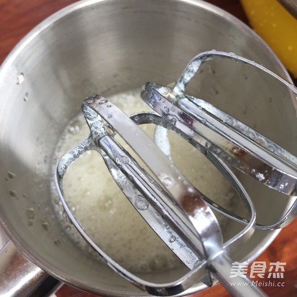 草莓淋面蛋糕