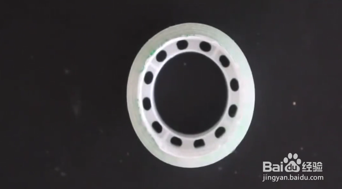 如何在剪指甲时让指甲不到处乱飞