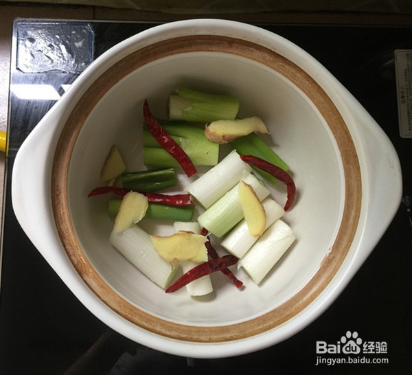 如何制作黄酒猪尾煲