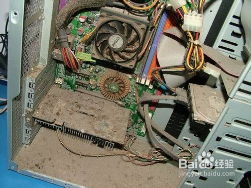 如何清理电脑主机内的灰尘