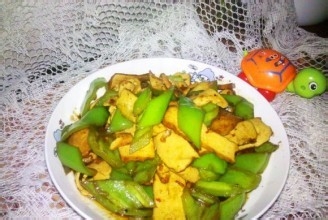 香干青椒的做法