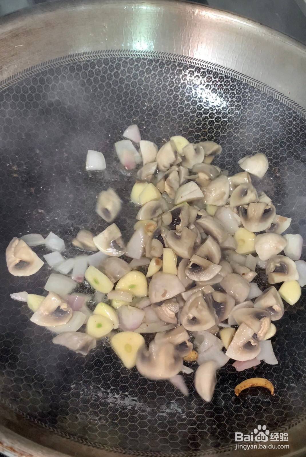 黑椒口蘑牛肉条的做法