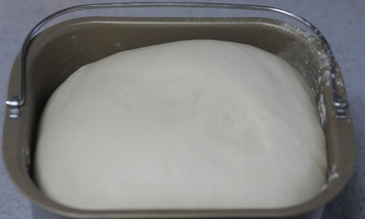 卡士达酱芝麻餐包的做法