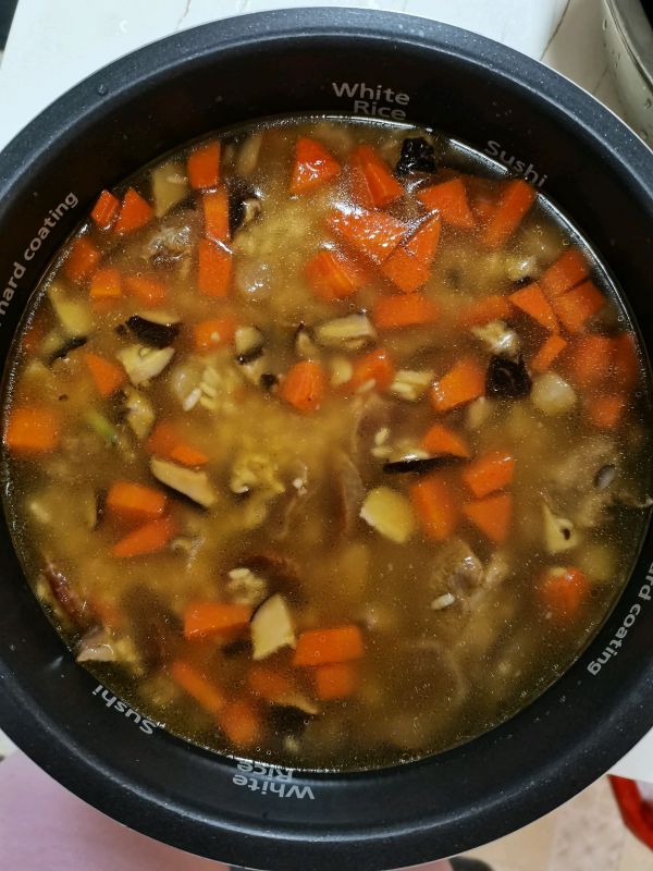 鲜香排骨糯米饭