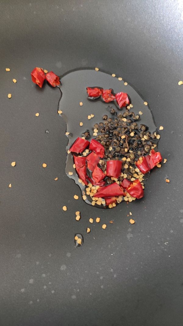 凉拌麻辣红油藕片