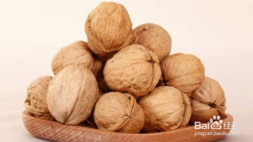 如何快速剥核桃内衣