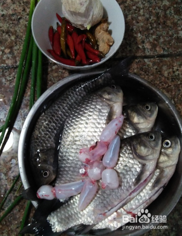 自己做葱烧鲫鱼