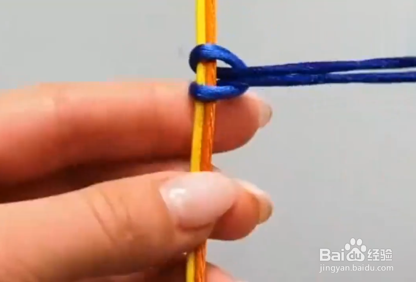 如何用鞋带制作手环