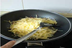 这样的酸辣土豆丝不要太好吃哦