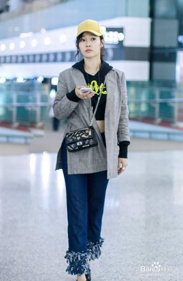 还在用西装配衬衫？你看穿破洞牛仔的宋茜同意吗