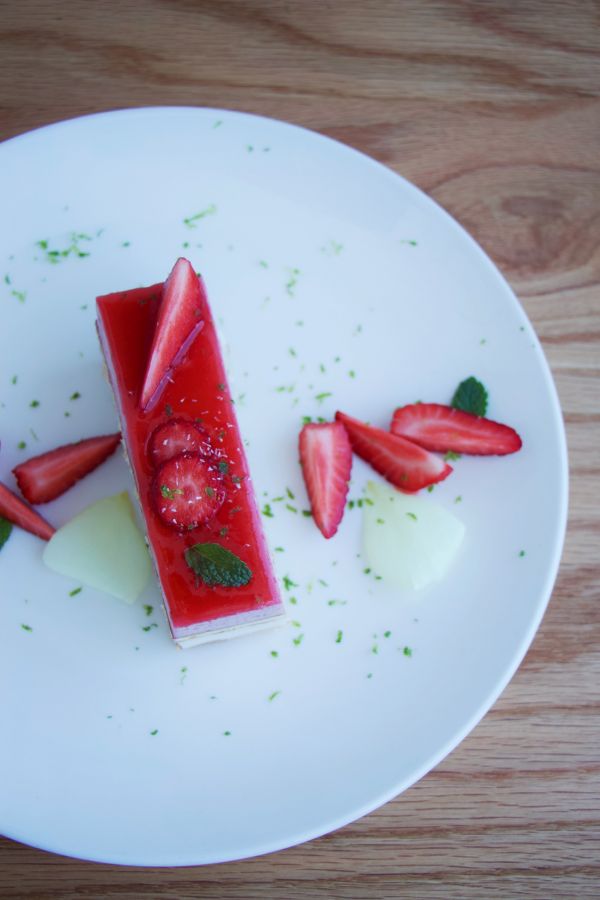 覆盆子荔枝蛋糕