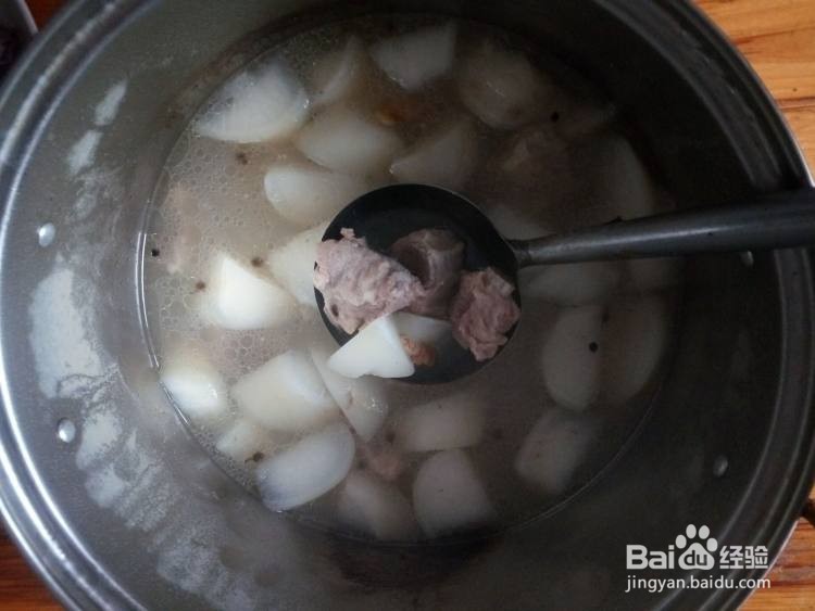 排骨白萝卜汤的做法