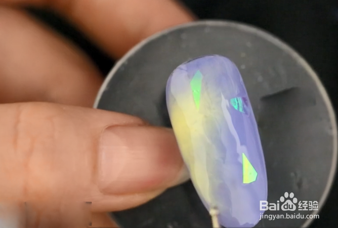 怎样做晕染星云指甲？