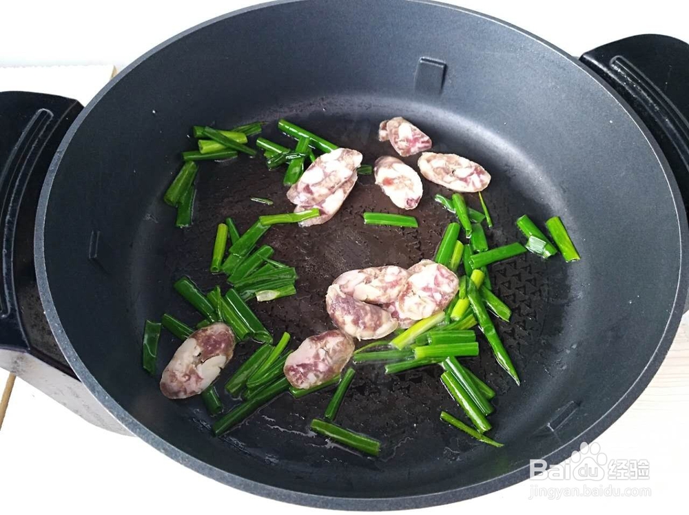 如何做哈密瓜炒腊肠