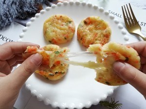 家常小零食--香酥土豆饼