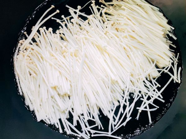 减脂捞汁金针菇