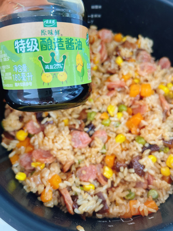 酱油香肠电饭煲焖饭