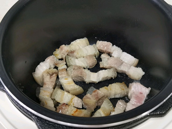 贴秋膘丨笋干红烧肉