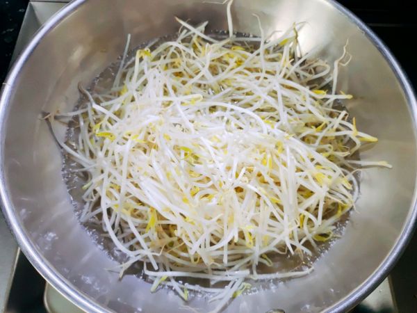 酸酸甜甜脆爽绿豆芽