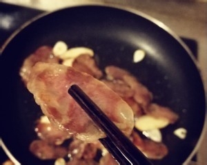 荷兰豆炒香肠【家庭版做法如下】