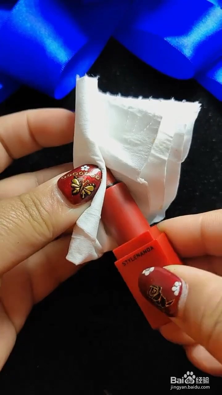 如何利用口红制作刮刀