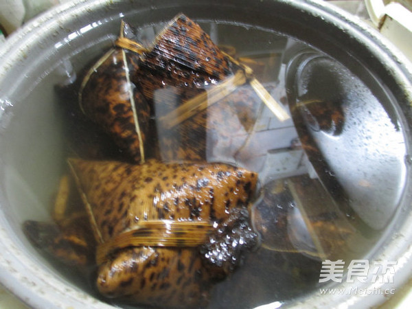 排骨花生米糯米粽