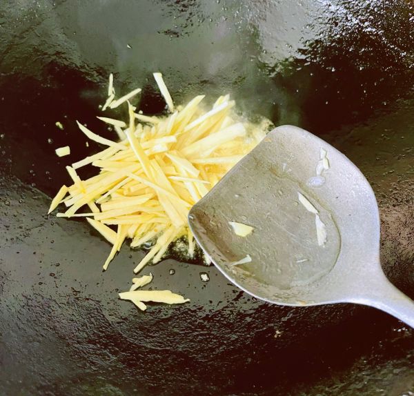 冬笋肉丝炒白菜