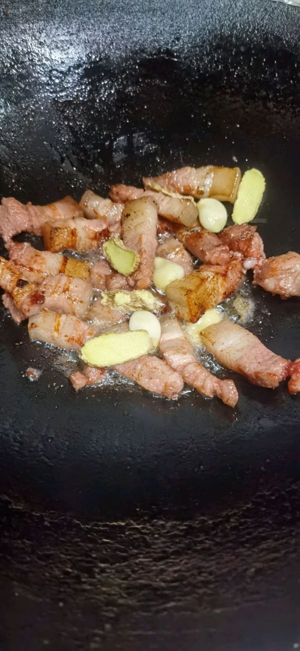 五花肉南乳炆莲藕