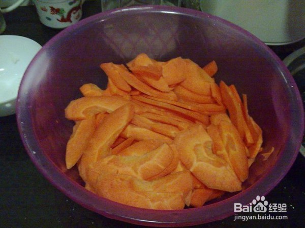 猪颈肉炒胡萝卜