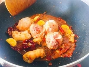 健康养生佳品芋头烧鸡的做法
