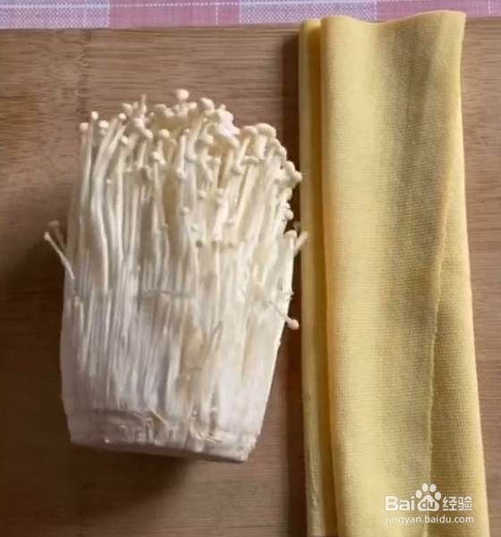 如何做烧烤味的豆皮金针菇卷