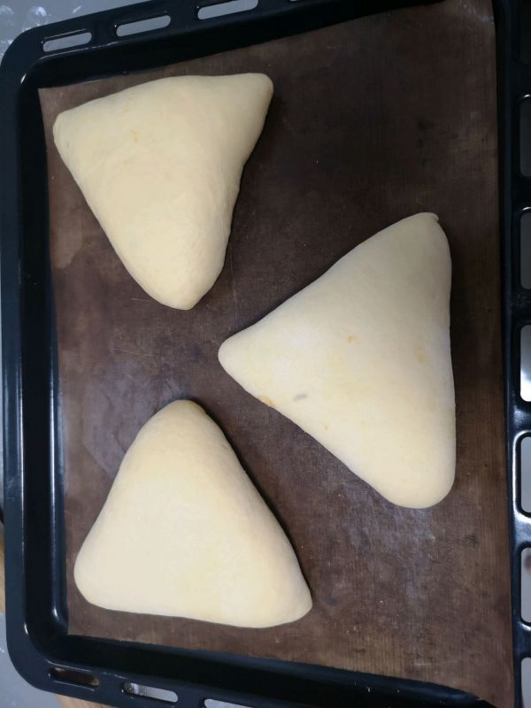 祥云南瓜奶酪软欧包