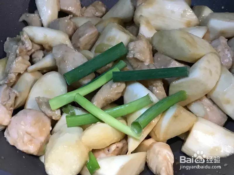 怎样做出家常菜系列之茭白烩鸡丁